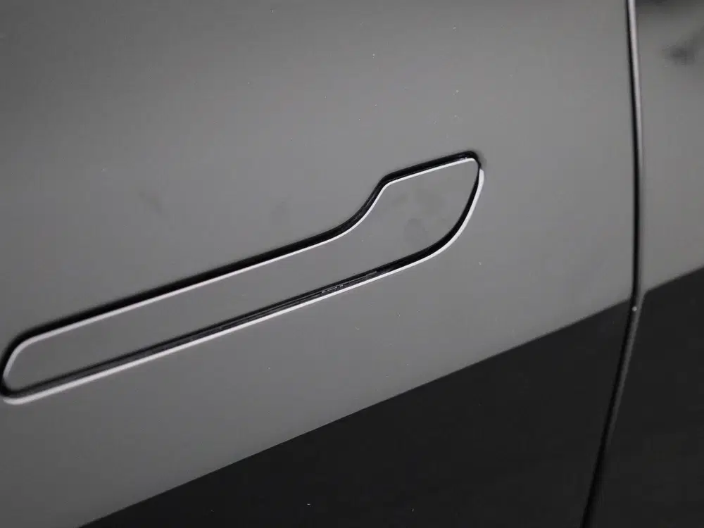 Tesla Model Y Long Range AWD 75 kWh uit 2023, foto 16