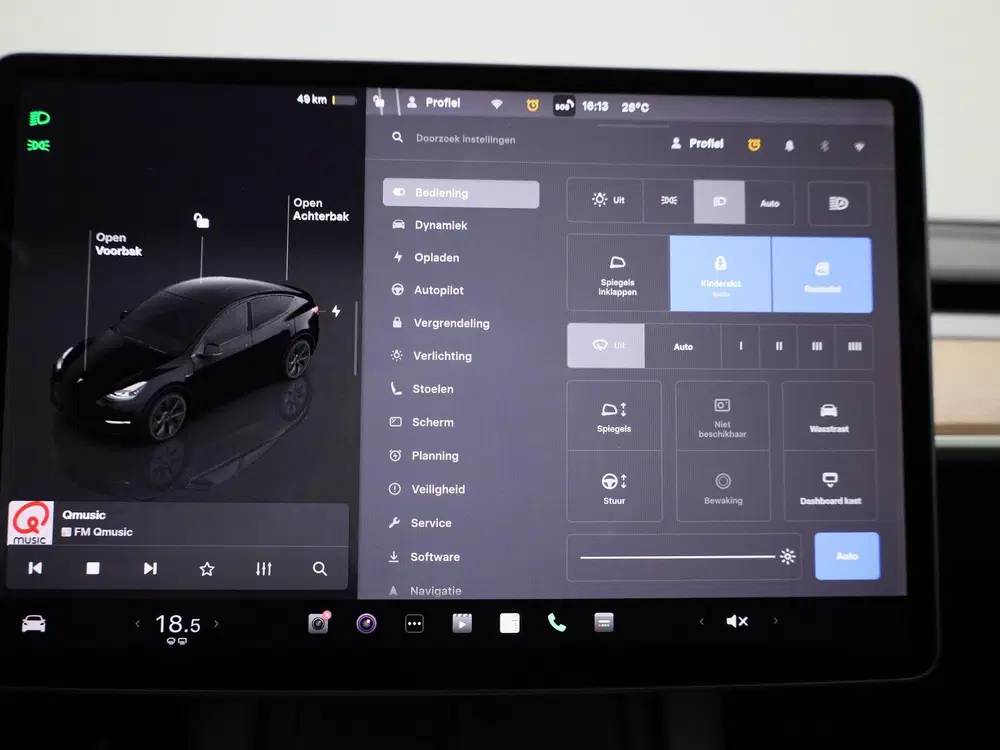 Tesla Model Y Long Range AWD 75 kWh uit 2023, foto 17