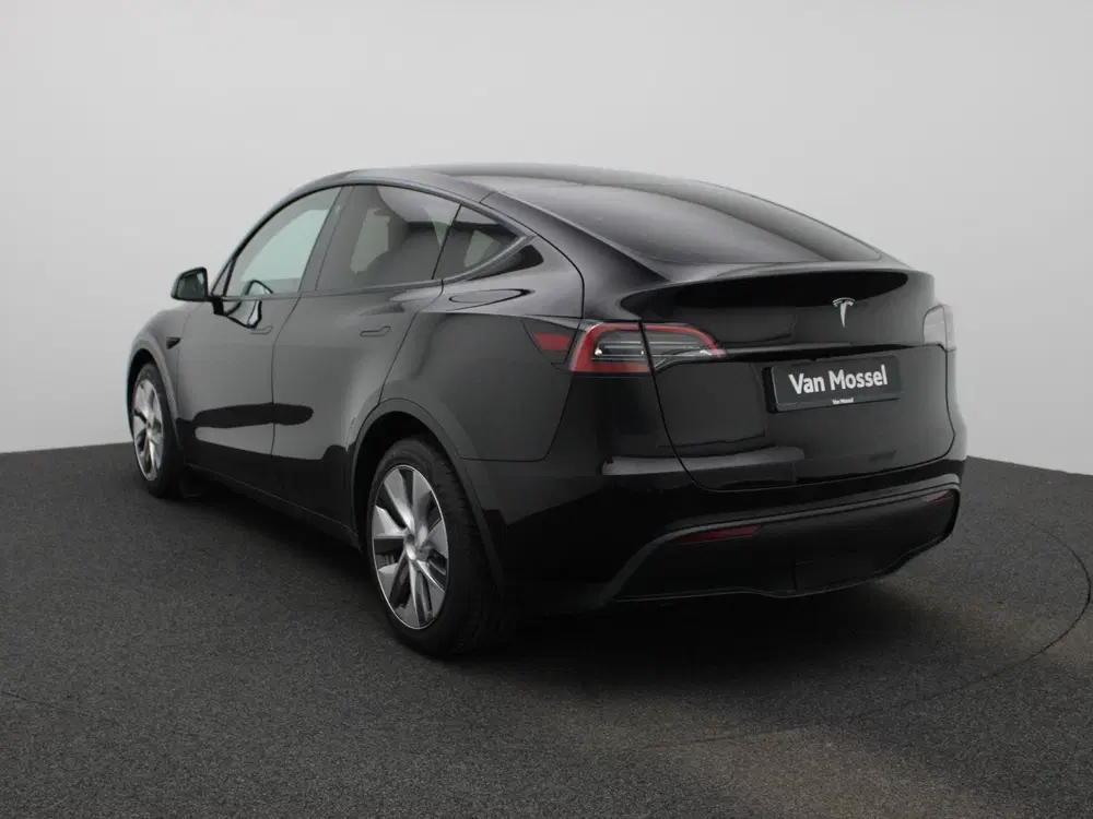 Tesla Model Y Long Range AWD 75 kWh uit 2023, foto 2