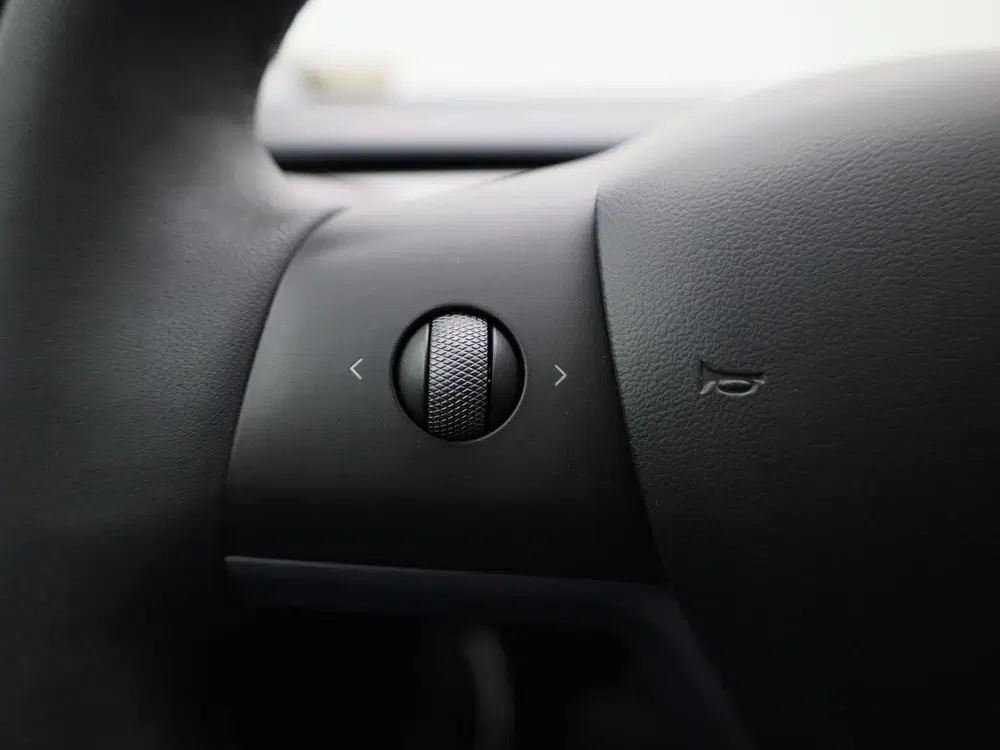 Tesla Model Y Long Range AWD 75 kWh uit 2023, foto 20