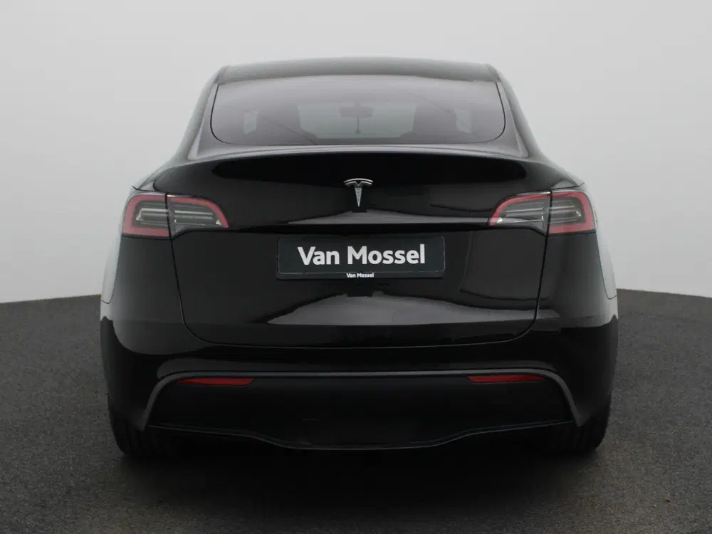 Tesla Model Y Long Range AWD 75 kWh uit 2023, foto 5