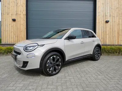 Fiat 600e La Prima 54 kWh *Full option *Leder *Stoel uit 2024
