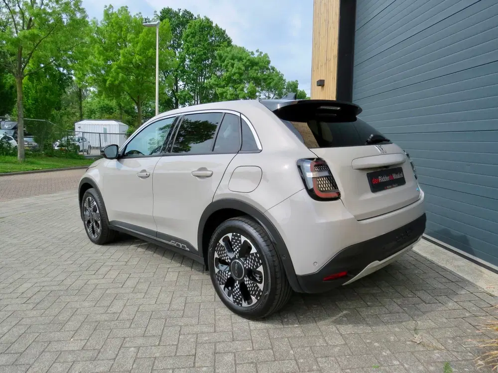 Fiat 600e La Prima 54 kWh *Full option *Leder *Stoel uit 2024, foto 2