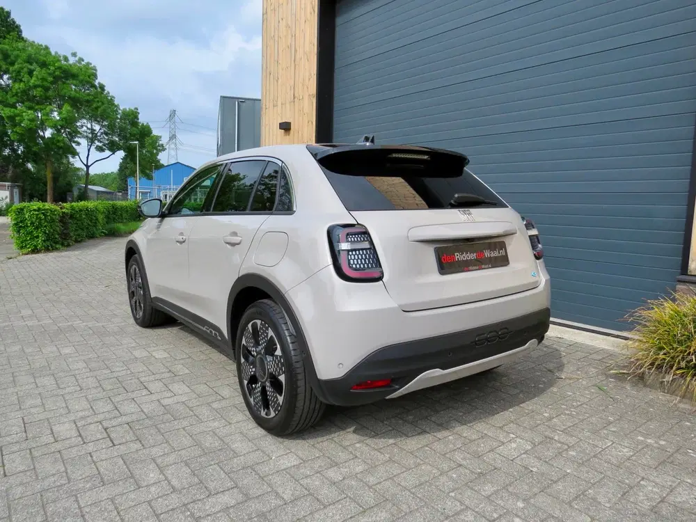 Fiat 600e La Prima 54 kWh *Full option *Leder *Stoel uit 2024, foto 6