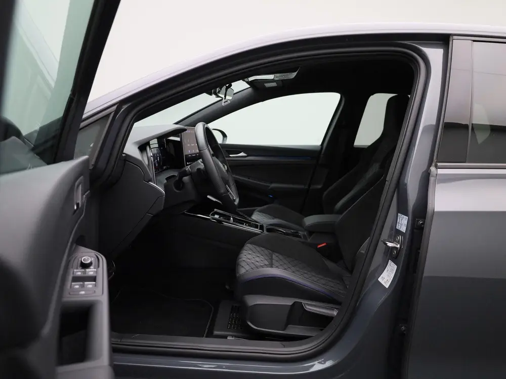 Volkswagen Golf 1.5 eTSI R-Line Edition | AUTOMAAT | ACHTERU uit 2025, foto 9