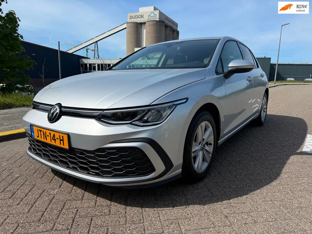 Volkswagen Golf 1.5 eTSI Business_150 PK_CAMERA_CarPLAY_NETT uit 2023