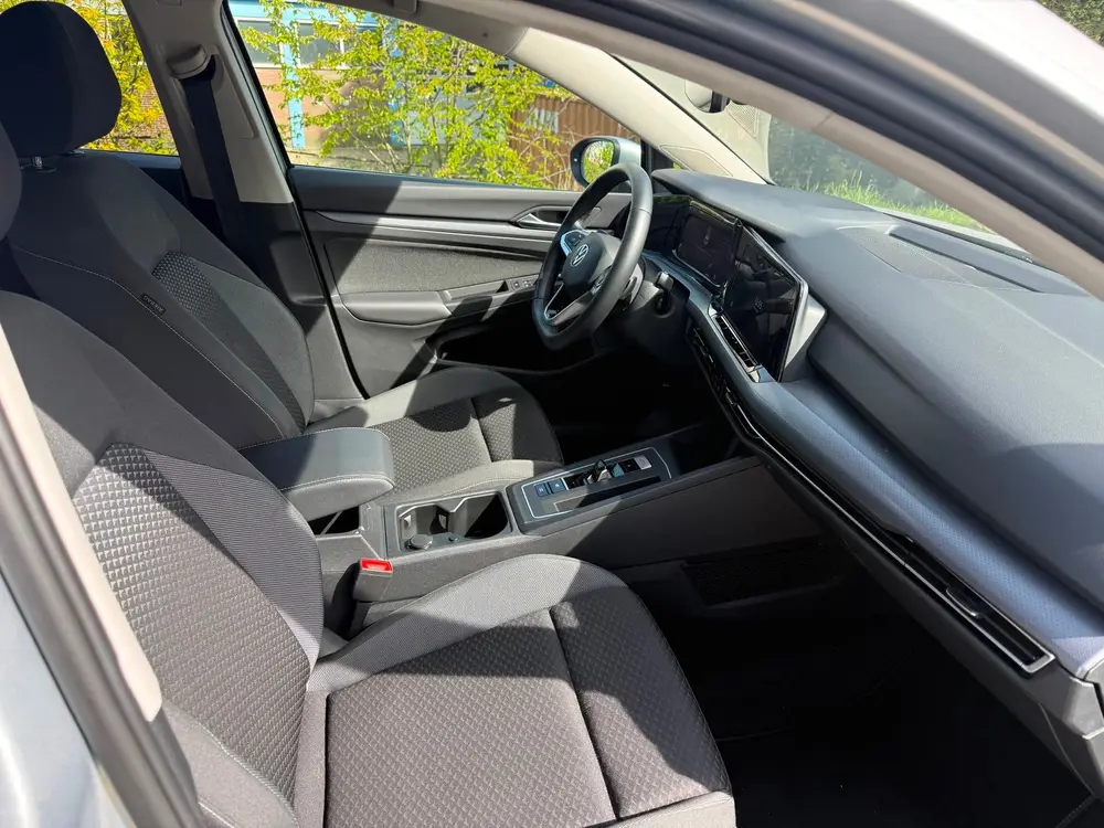 Volkswagen Golf 1.5 eTSI Business_150 PK_CAMERA_CarPLAY_NETT uit 2023, foto 3