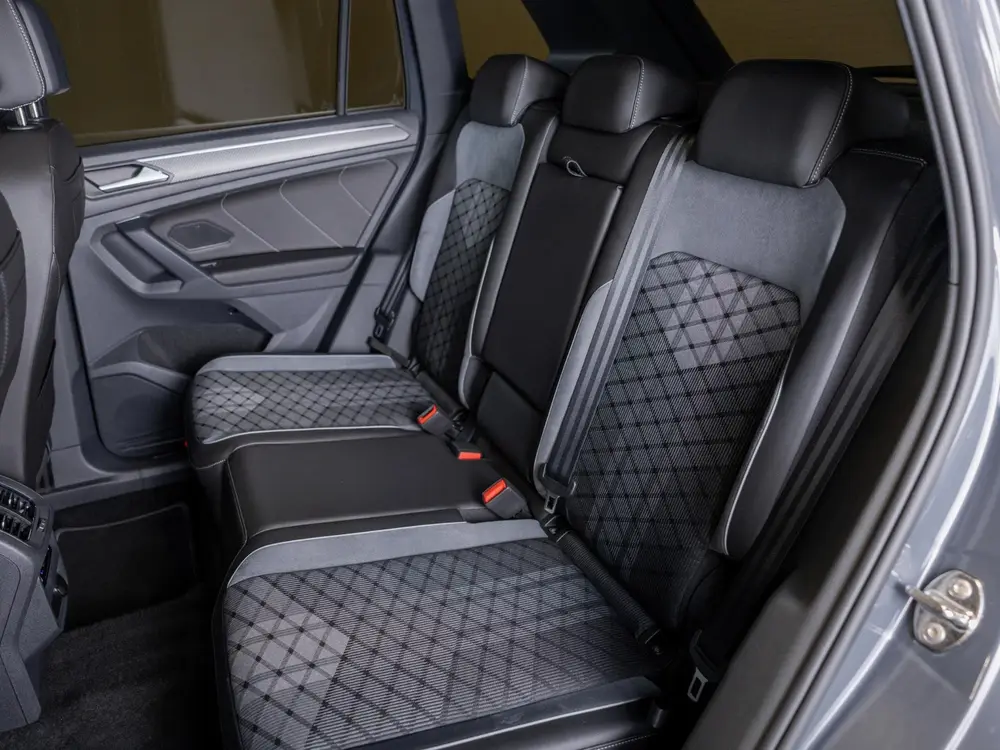 Volkswagen Tiguan 1.5 TSI 2x R-Line Blackstyle / 150pk / Pan uit 2023, foto 10