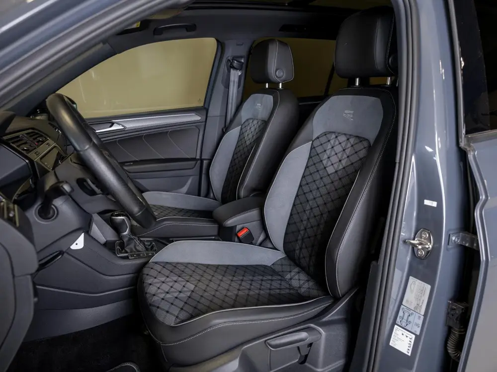 Volkswagen Tiguan 1.5 TSI 2x R-Line Blackstyle / 150pk / Pan uit 2023, foto 9