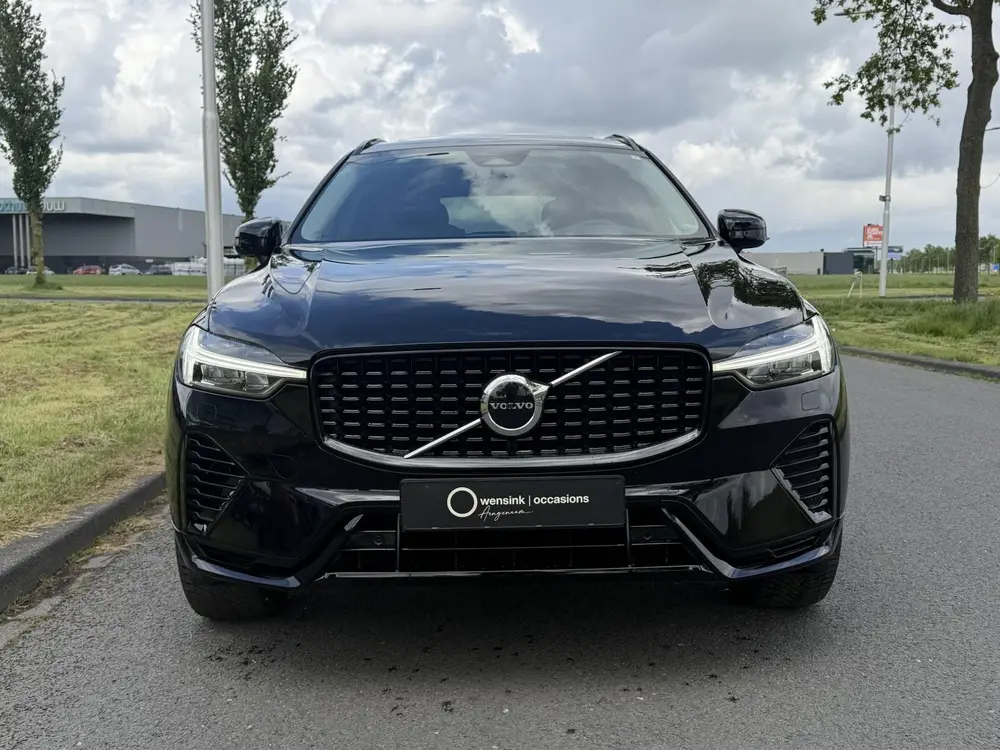 Volvo XC60 2.0 T6 Plug-in hybrid AWD Plus Dark uit 2023, foto 3