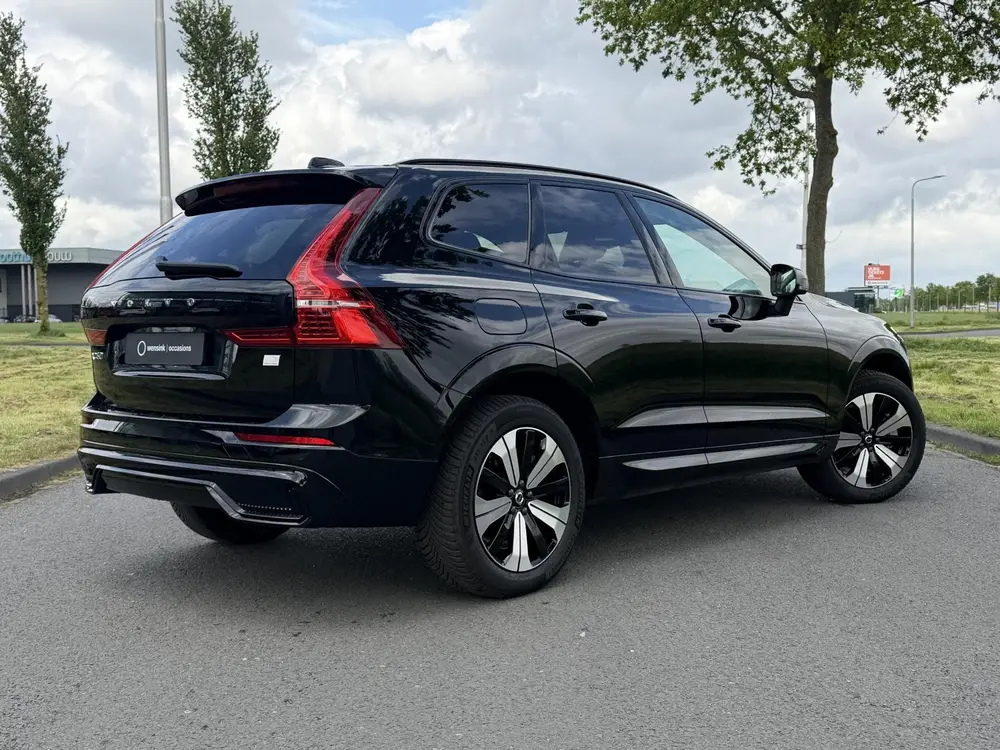 Volvo XC60 2.0 T6 Plug-in hybrid AWD Plus Dark uit 2023, foto 4