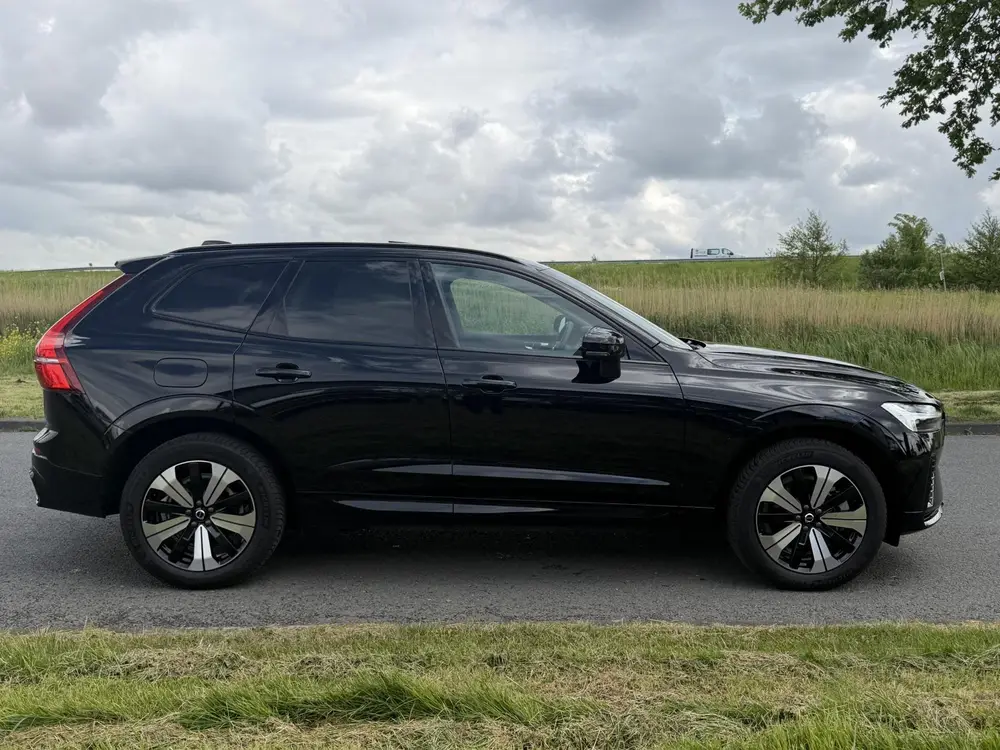 Volvo XC60 2.0 T6 Plug-in hybrid AWD Plus Dark uit 2023, foto 5
