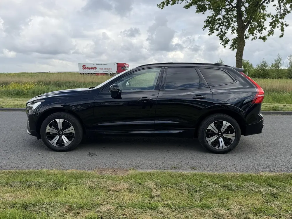 Volvo XC60 2.0 T6 Plug-in hybrid AWD Plus Dark uit 2023, foto 7