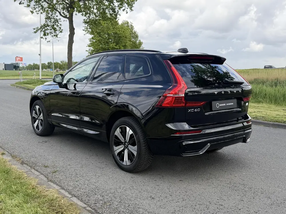 Volvo XC60 2.0 T6 Plug-in hybrid AWD Plus Dark uit 2023, foto 8