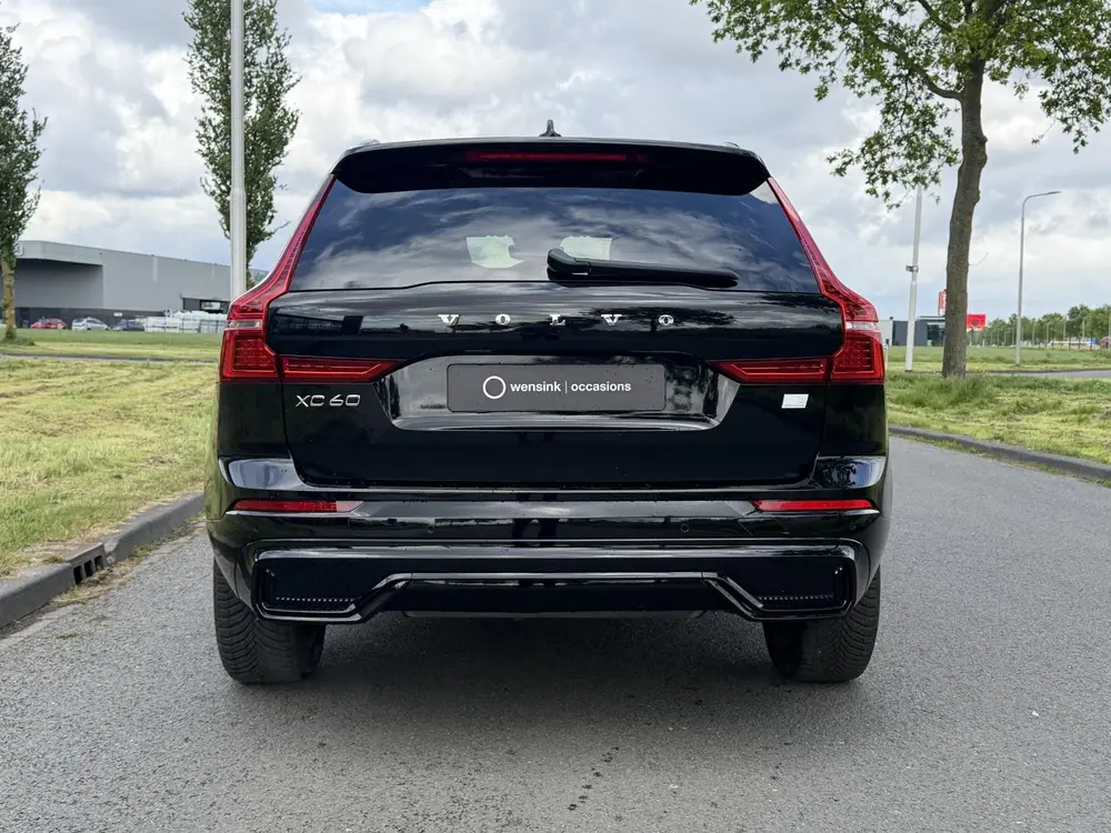 Volvo XC60 2.0 T6 Plug-in hybrid AWD Plus Dark uit 2023, foto 9