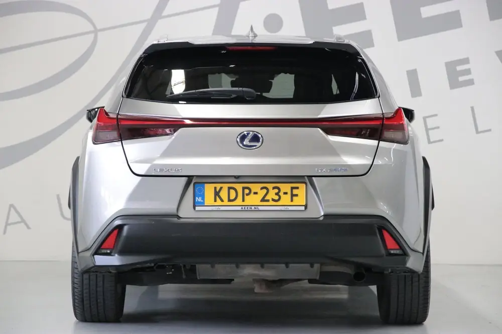 Lexus UX 250h AWD Executive Line uit 2020, foto 13