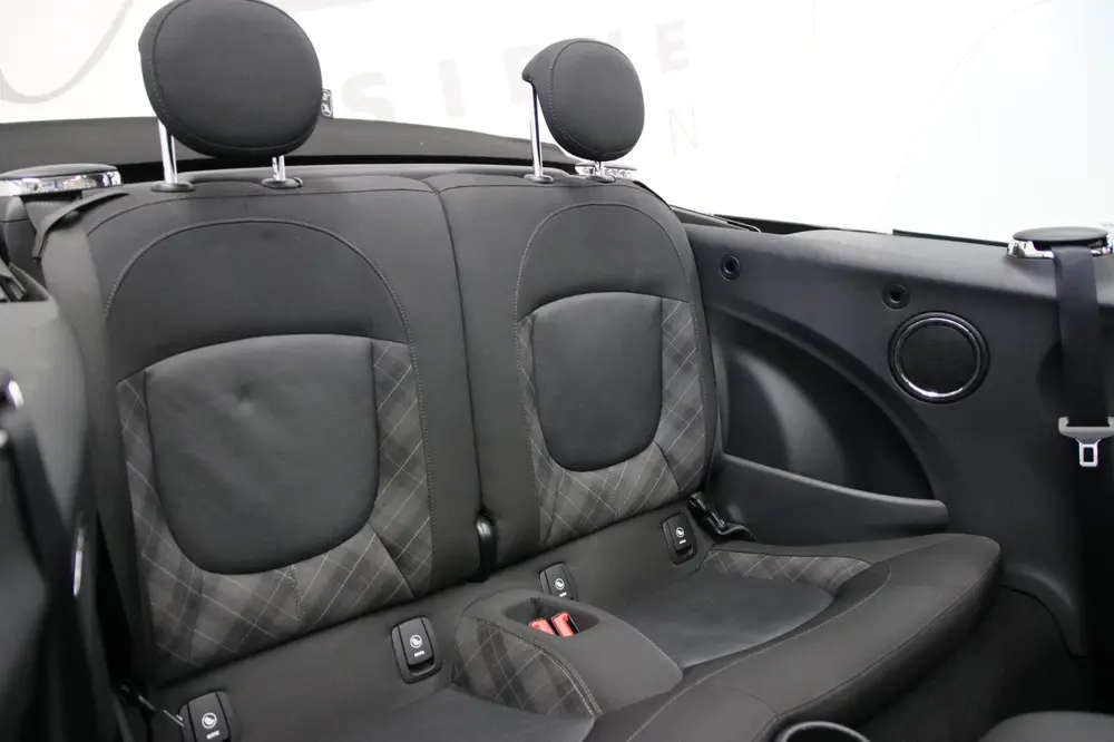 Mini Cabrio 2.0 Cooper S Night Jack Edition uit 2019, foto 10