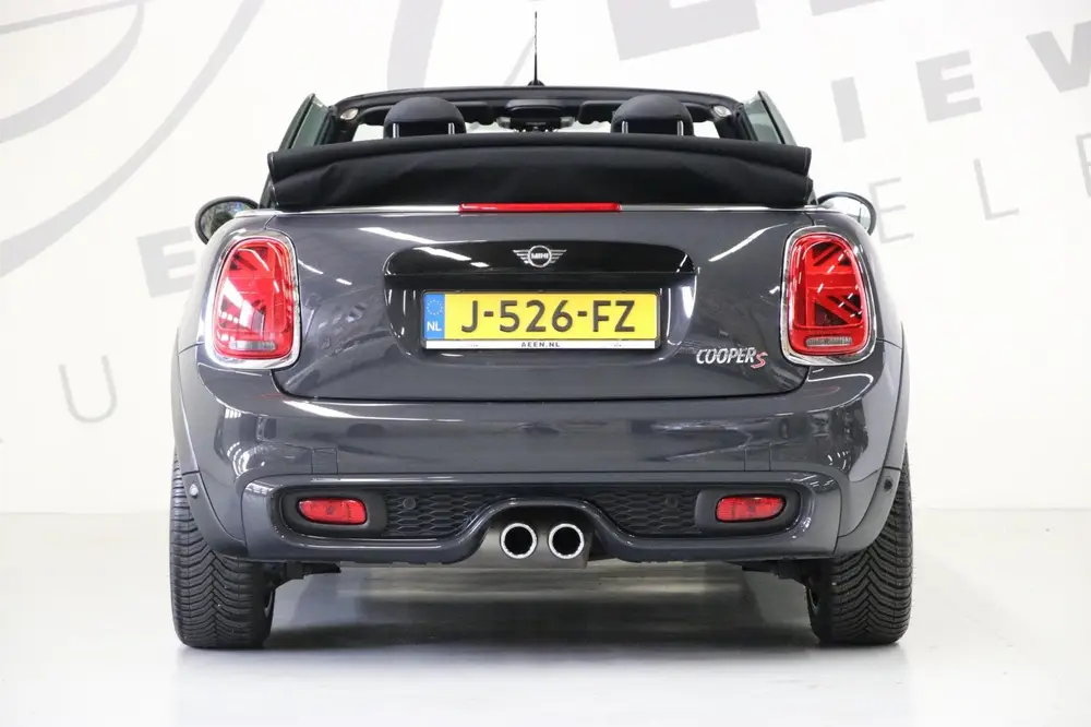 Mini Cabrio 2.0 Cooper S Night Jack Edition uit 2019, foto 16