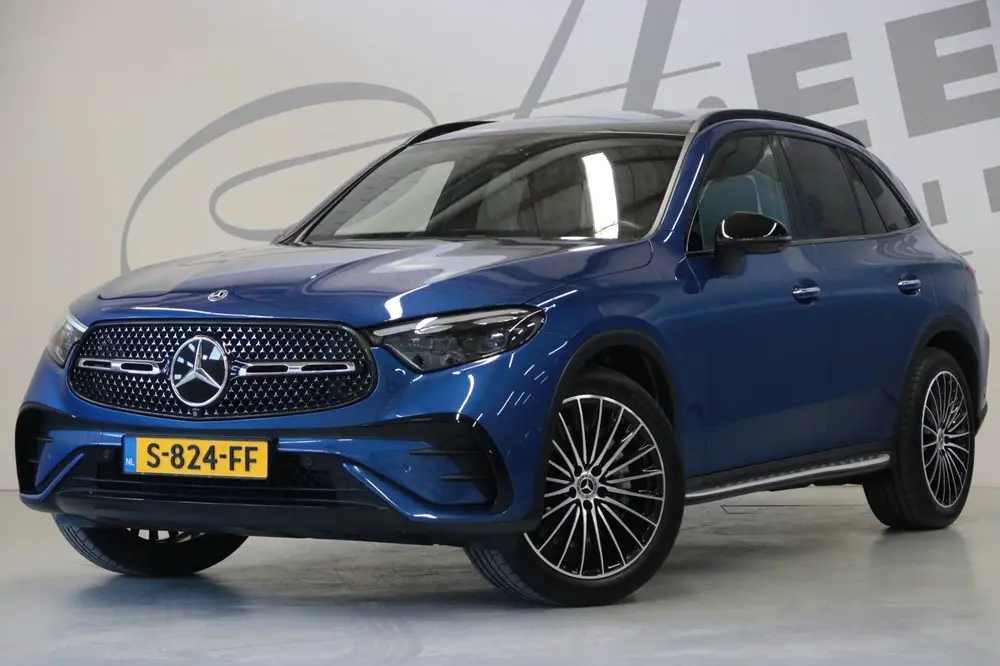Mercedes-Benz GLC 200 4MATIC AMG Line uit 2023