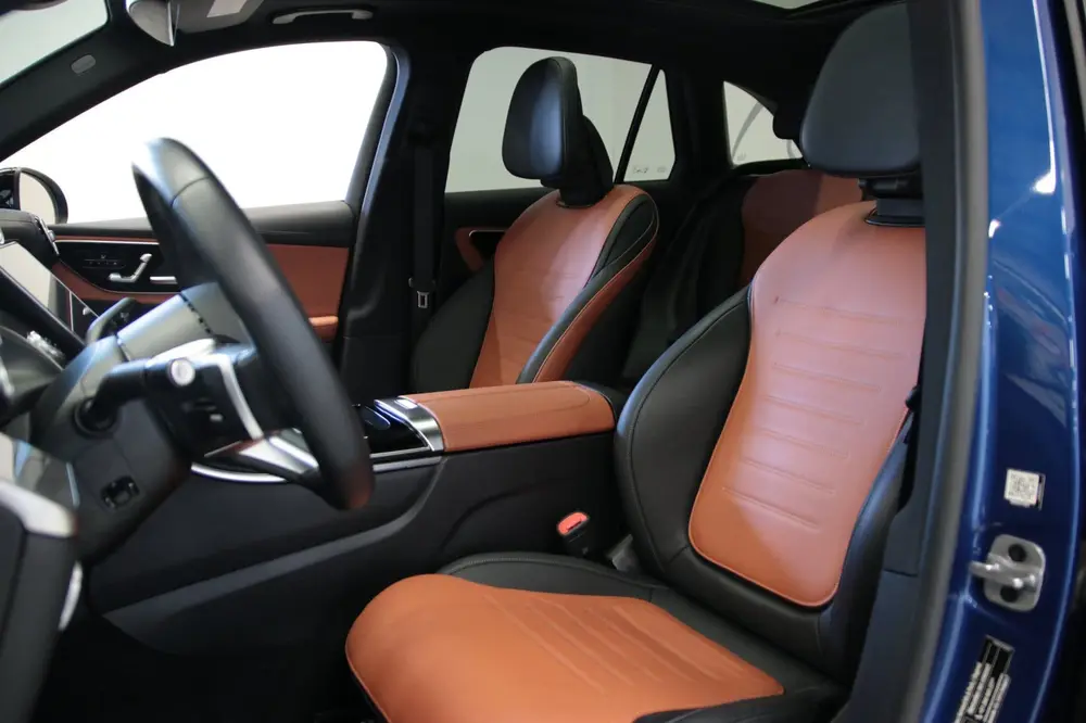 Mercedes-Benz GLC 200 4MATIC AMG Line uit 2023, foto 6