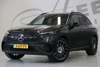 Mercedes-Benz GLC 200 4MATIC AMG Line uit 2023