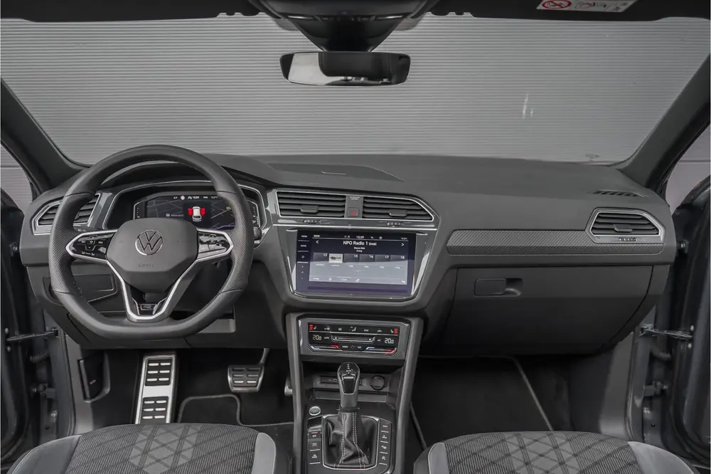 Volkswagen Tiguan 1.4 TSI eHybrid R-Line Business+ Black Pac uit 2021, foto 2