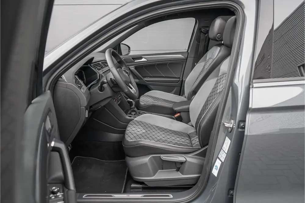 Volkswagen Tiguan 1.4 TSI eHybrid R-Line Business+ Black Pac uit 2021, foto 4