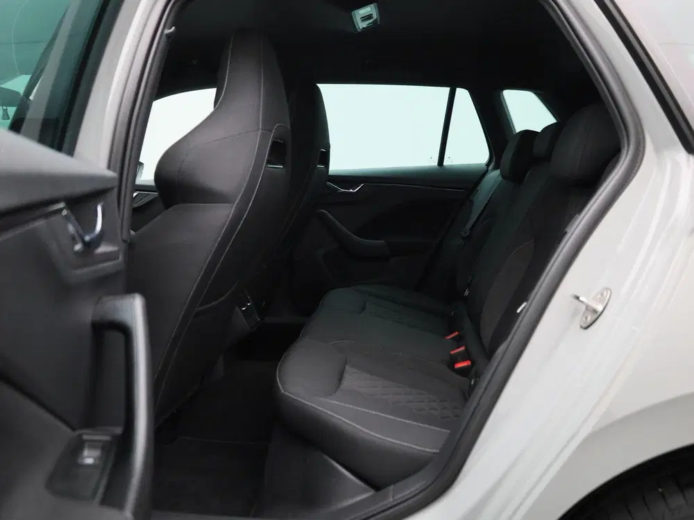 Skoda Kamiq 1.0 TSI Sport Business uit 2021, foto 10