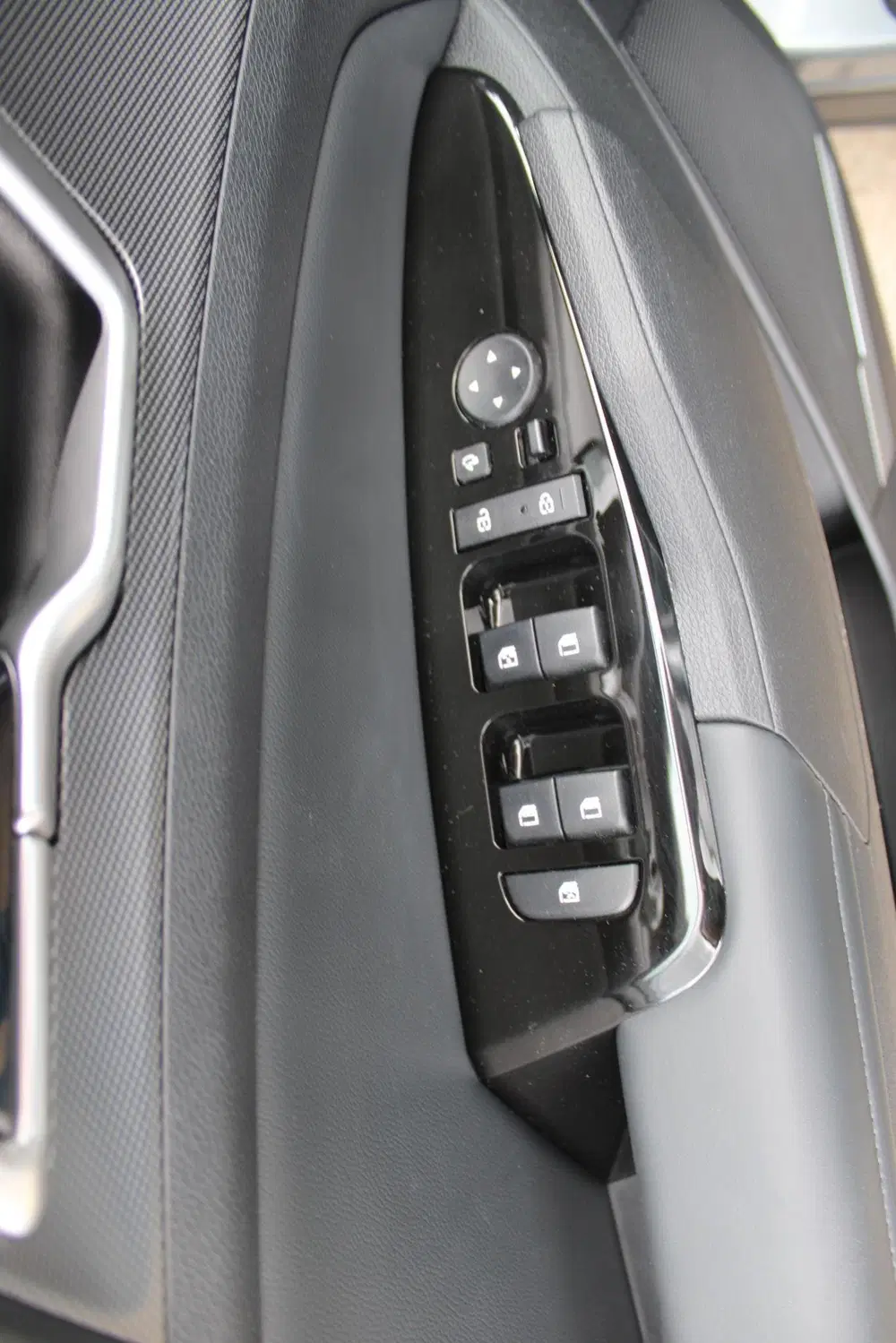 Kia Sportage 1.6 T-GDi PHEV DynamicPlusLine Schuifdak uit 2025, foto 14