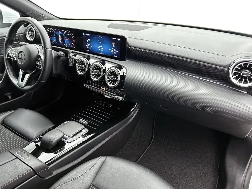 Mercedes-Benz CLA Klasse 180 Luxury Line uit 2022, foto 6