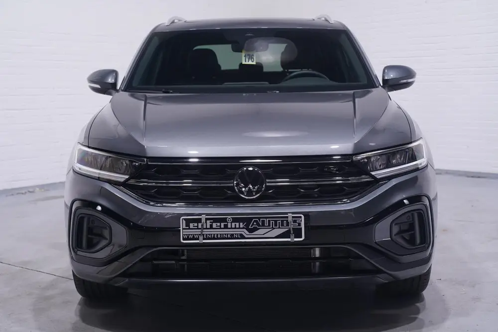 Volkswagen T-Roc 1.5 TSI R-Line Apple Carplay Panodak Achter uit 2025, foto 2
