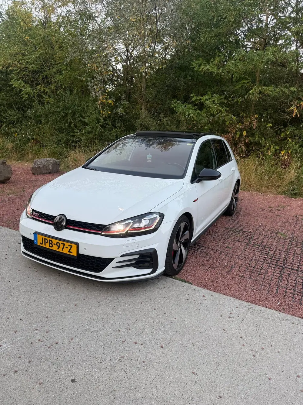 Volkswagen VOLKSWAGEN Golf 7.5 GTI Performance Full Option | Pano | uit 2019, foto 2