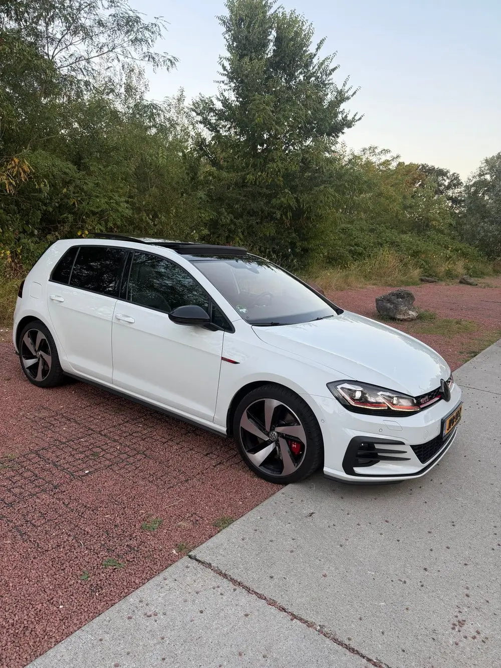 Volkswagen VOLKSWAGEN Golf 7.5 GTI Performance Full Option | Pano | uit 2019, foto 4