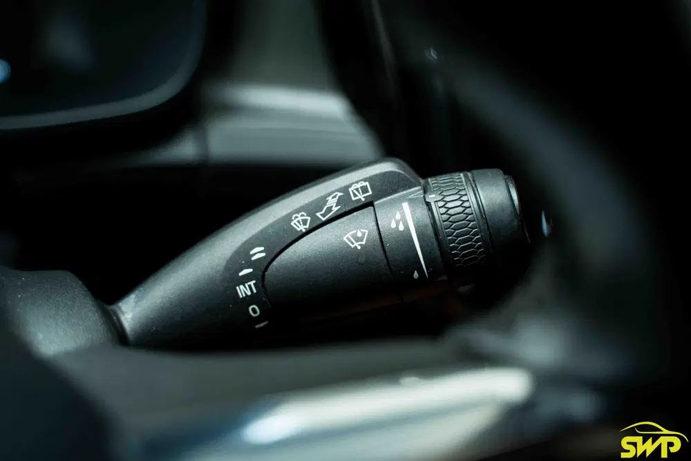 Volvo XC40 1.5 T4 Plug-in hybrid Plus Dark uit 2023, foto 14
