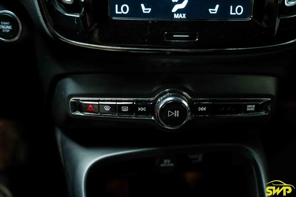 Volvo XC40 1.5 T4 Plug-in hybrid Plus Dark uit 2023, foto 15