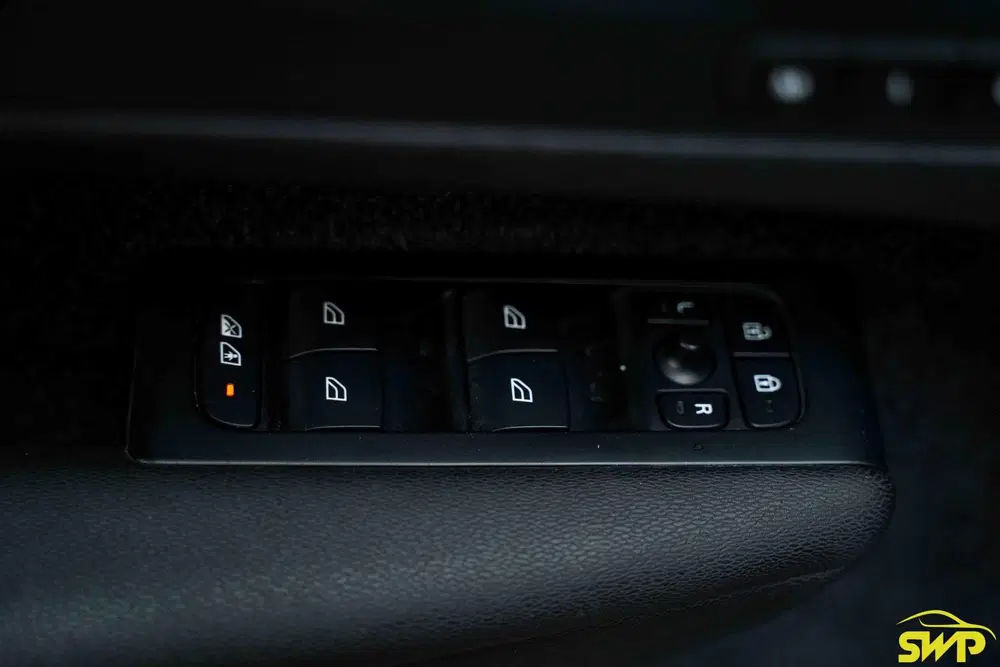 Volvo XC40 1.5 T4 Plug-in hybrid Plus Dark uit 2023, foto 9