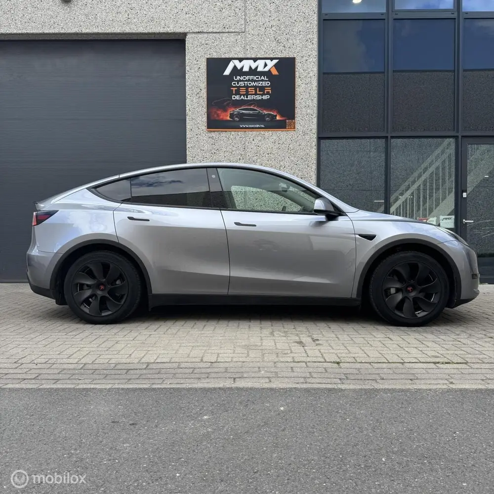 Tesla Model Y Long Range AWD + MMX PACK + IAP uit 2023, foto 2
