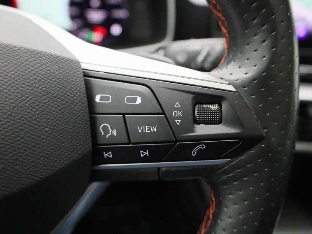SEAT Leon 1.5 eTSI FR Business Intense uit 2022, foto 15