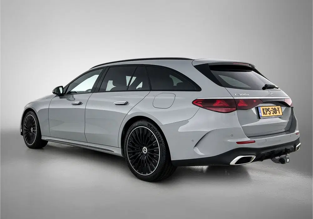 Mercedes-Benz E-Klasse 300 e AMG Plug-In Hybride uit 2025, foto 14