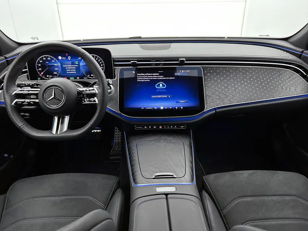 Mercedes-Benz E-Klasse 300 e AMG Plug-In Hybride uit 2025, foto 4