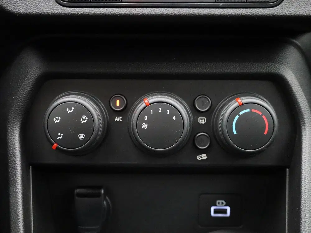 Dacia Jogger 1.0 TCe 100 ECO-G Expression 5p. uit 2023, foto 17