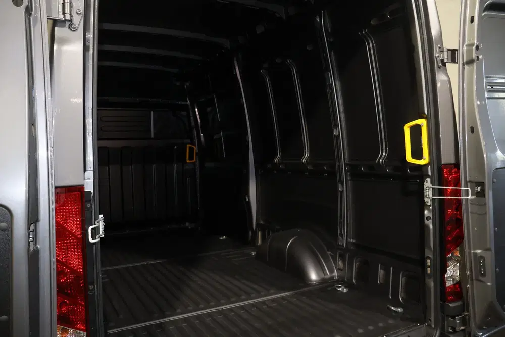Iveco Daily 35S18 Hi-Matic L2 H2 Airco Navigatie Trekh uit 2024, foto 13