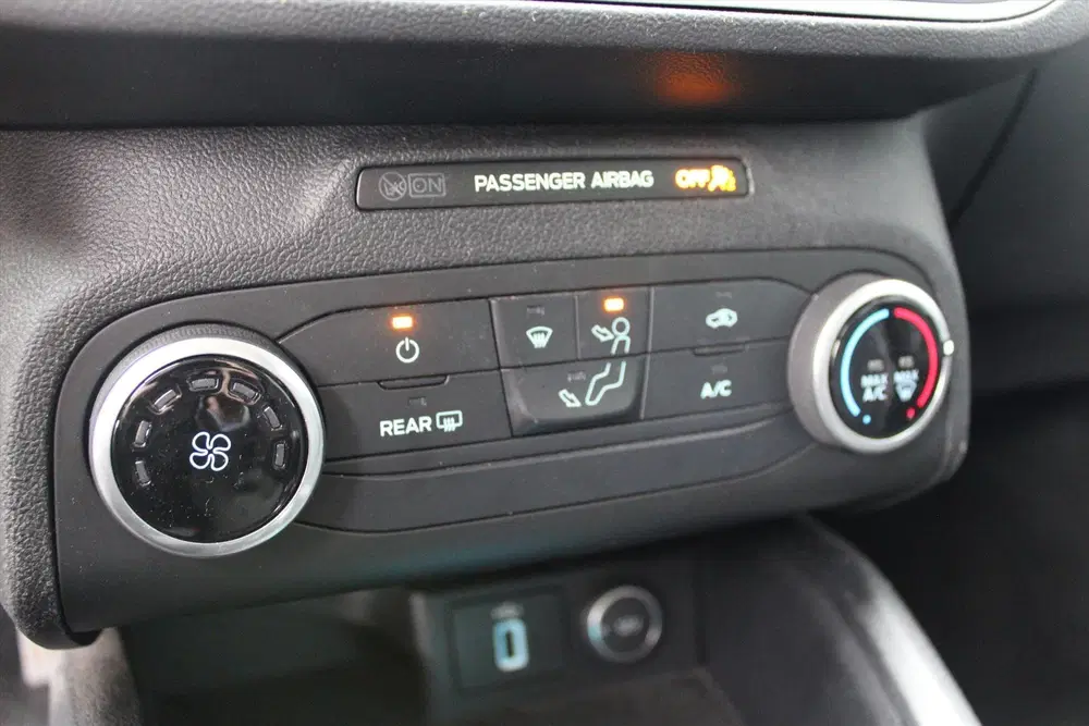 Ford Focus Wagon 1.0 EcoBoost 100pk Trend Edition Bus uit 2019, foto 16