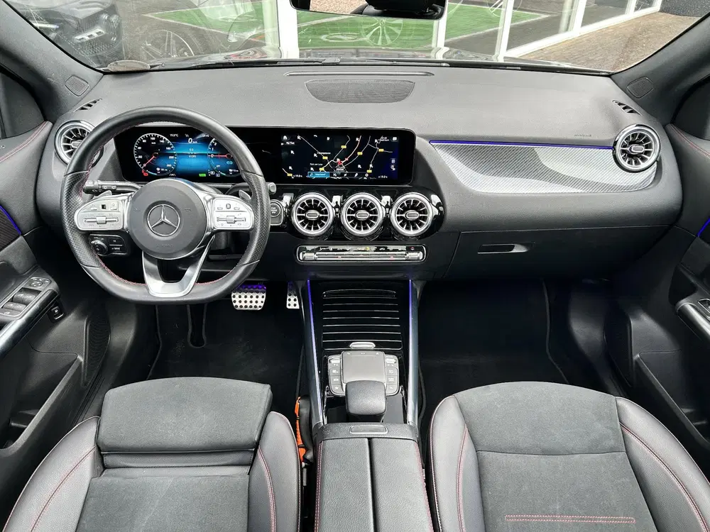 Mercedes-Benz GLA 250 e AMG Line uit 2022, foto 5