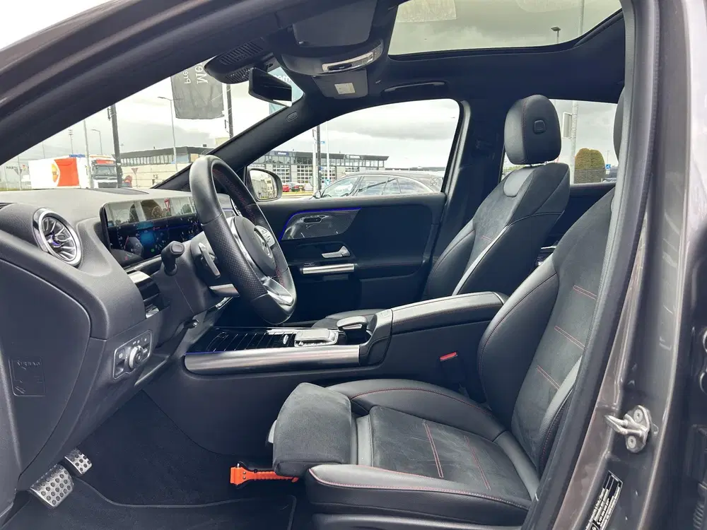 Mercedes-Benz GLA 250 e AMG Line uit 2022, foto 7