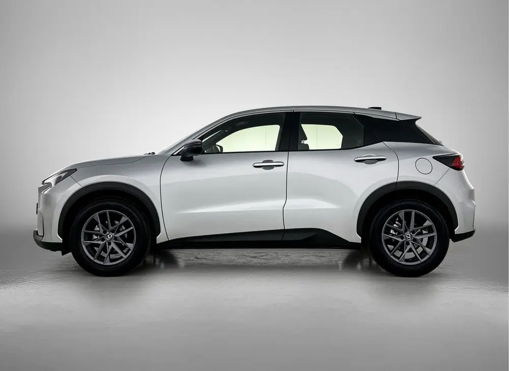 Lexus LBX 2WD uit 2024, foto 3