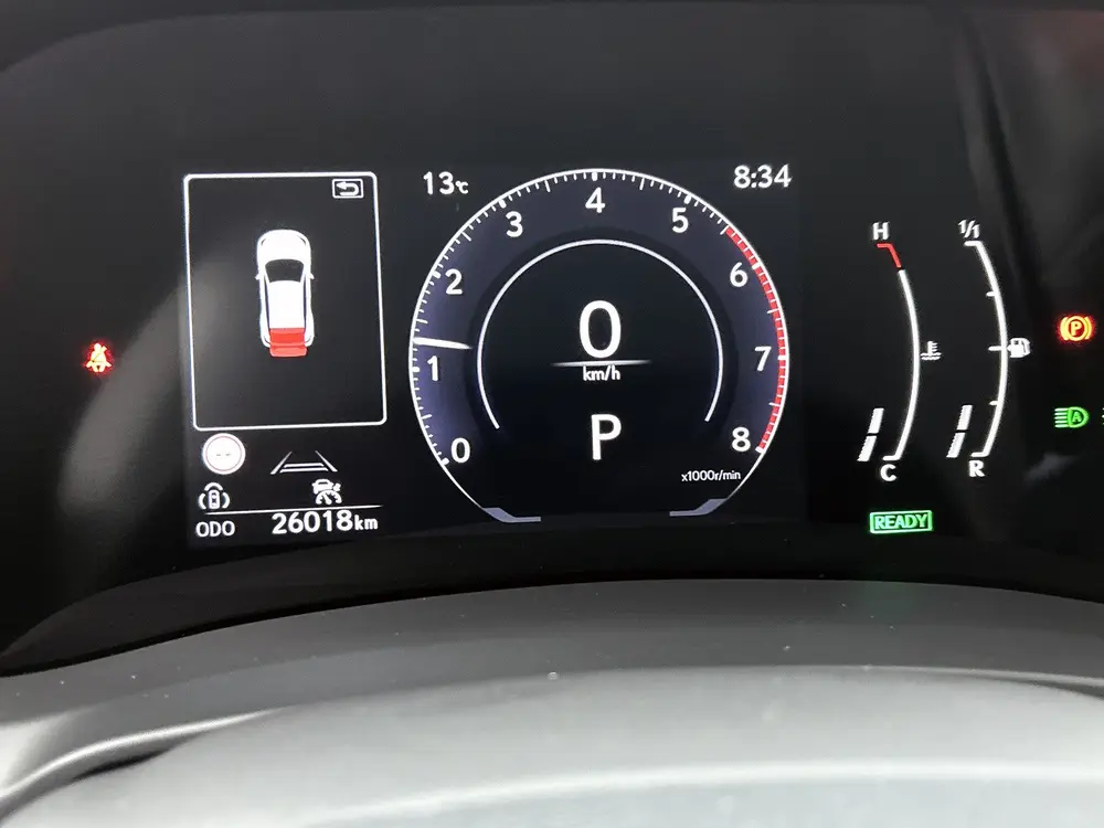 Lexus LBX 2WD uit 2024, foto 5