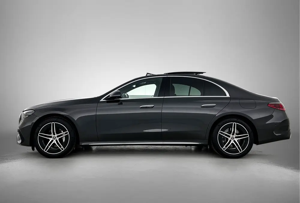 Mercedes-Benz E-Klasse 300 e AMG Plug-In Hybride AMG Line uit 2025, foto 3