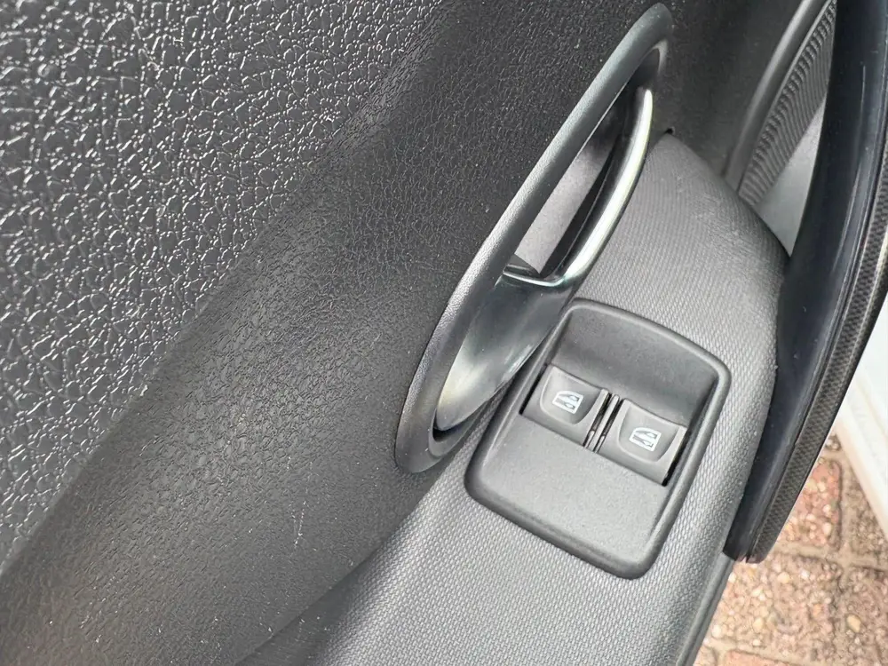 Dacia Logan MCV 0.9 TCe Laureate uit 2019, foto 8