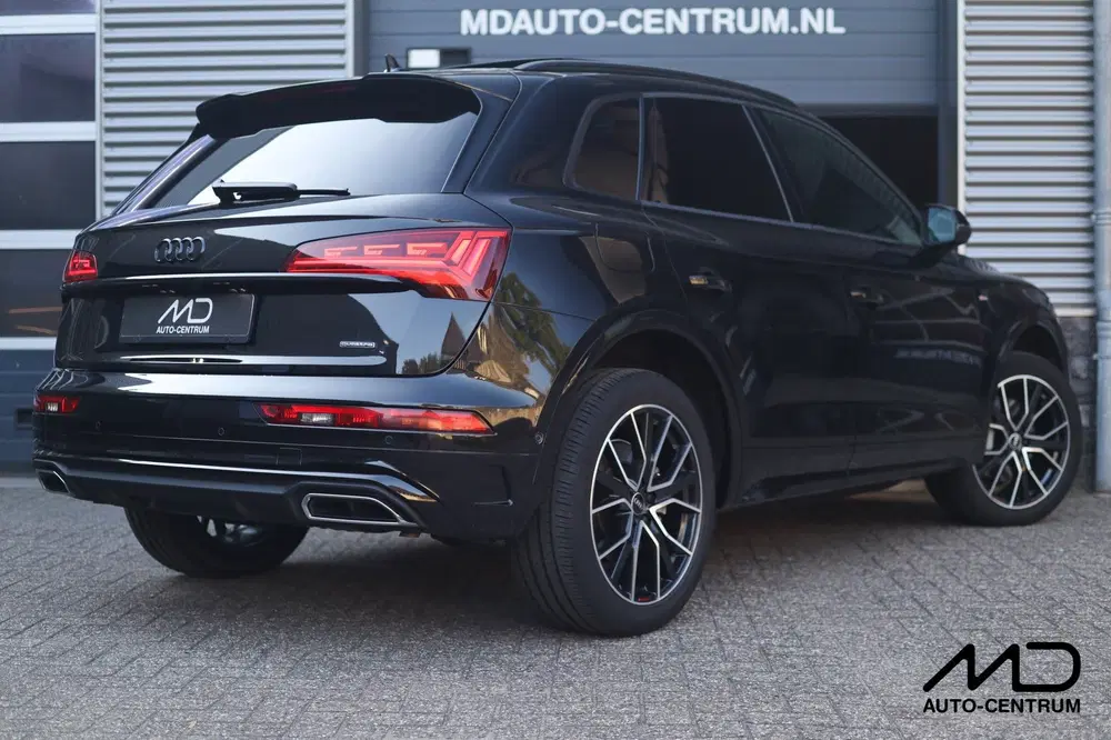Audi Q5 55 TFSI e S-Line uit 2021, foto 2
